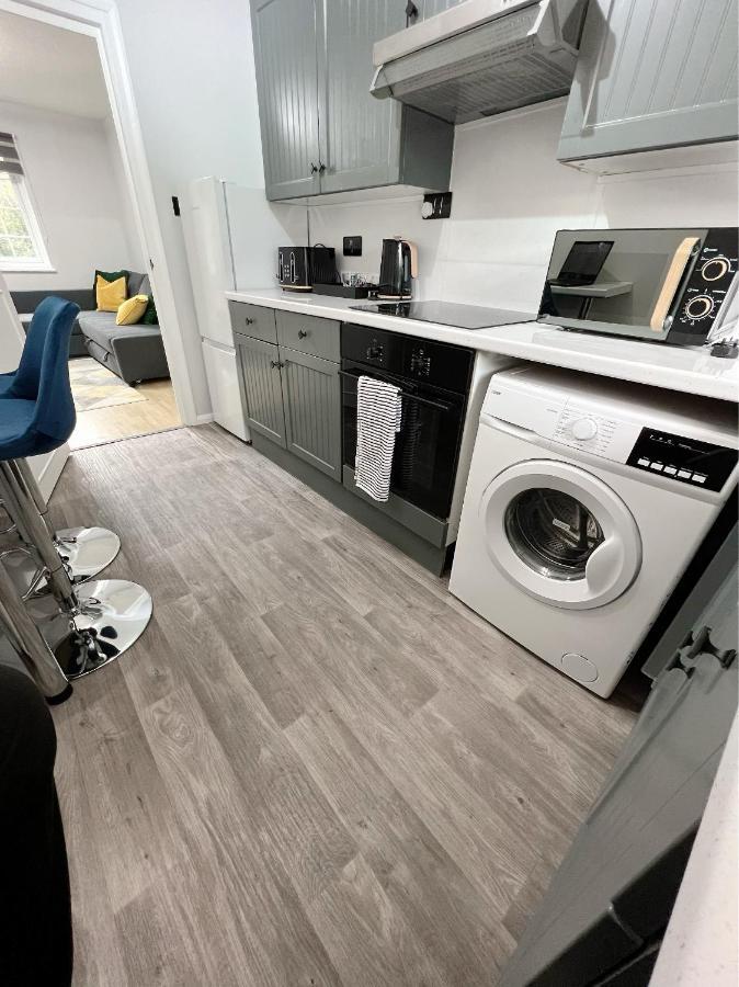 Stunning Apartment In Beckton With Private Entrance London Exterior photo